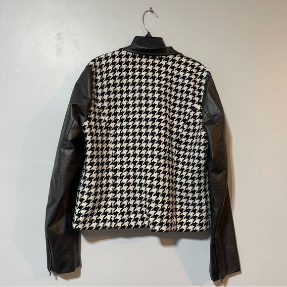 A New Approach a.n.a Womens Cropped Jacket Faux Leather Wool Black White Sz L - Picture 2 of 14